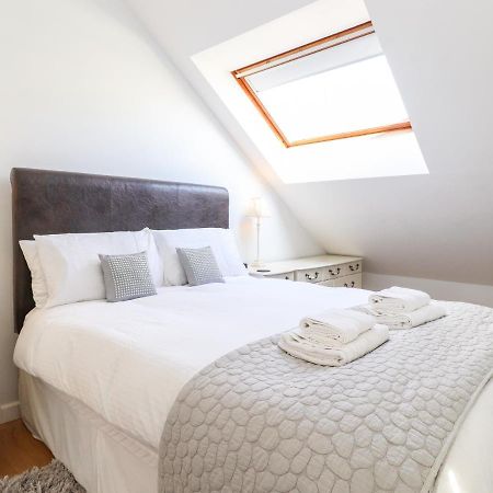 Sky View Villa Keswick  Bagian luar foto